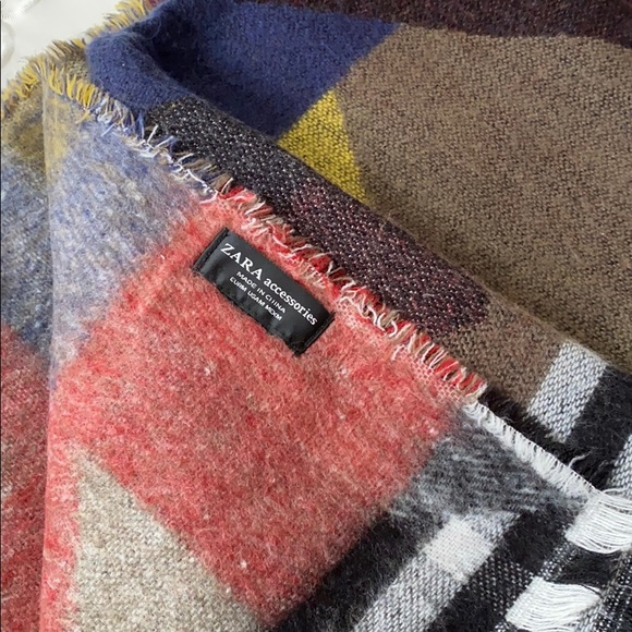 ZARA 💙 Blanket Scarf - Picture 3 of 5
